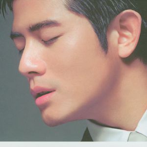 老挝裸休美女撒尿露脸视频
